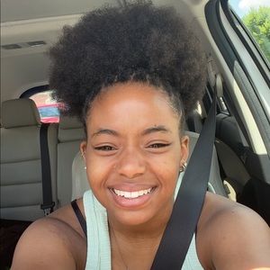 Meet your Posher, Brooke